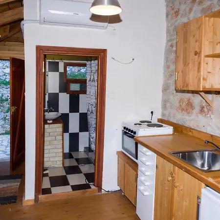 Chalet Stone House On The Rock Lilaia